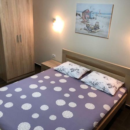 Apartment Family Ulcinj Buitenkant foto