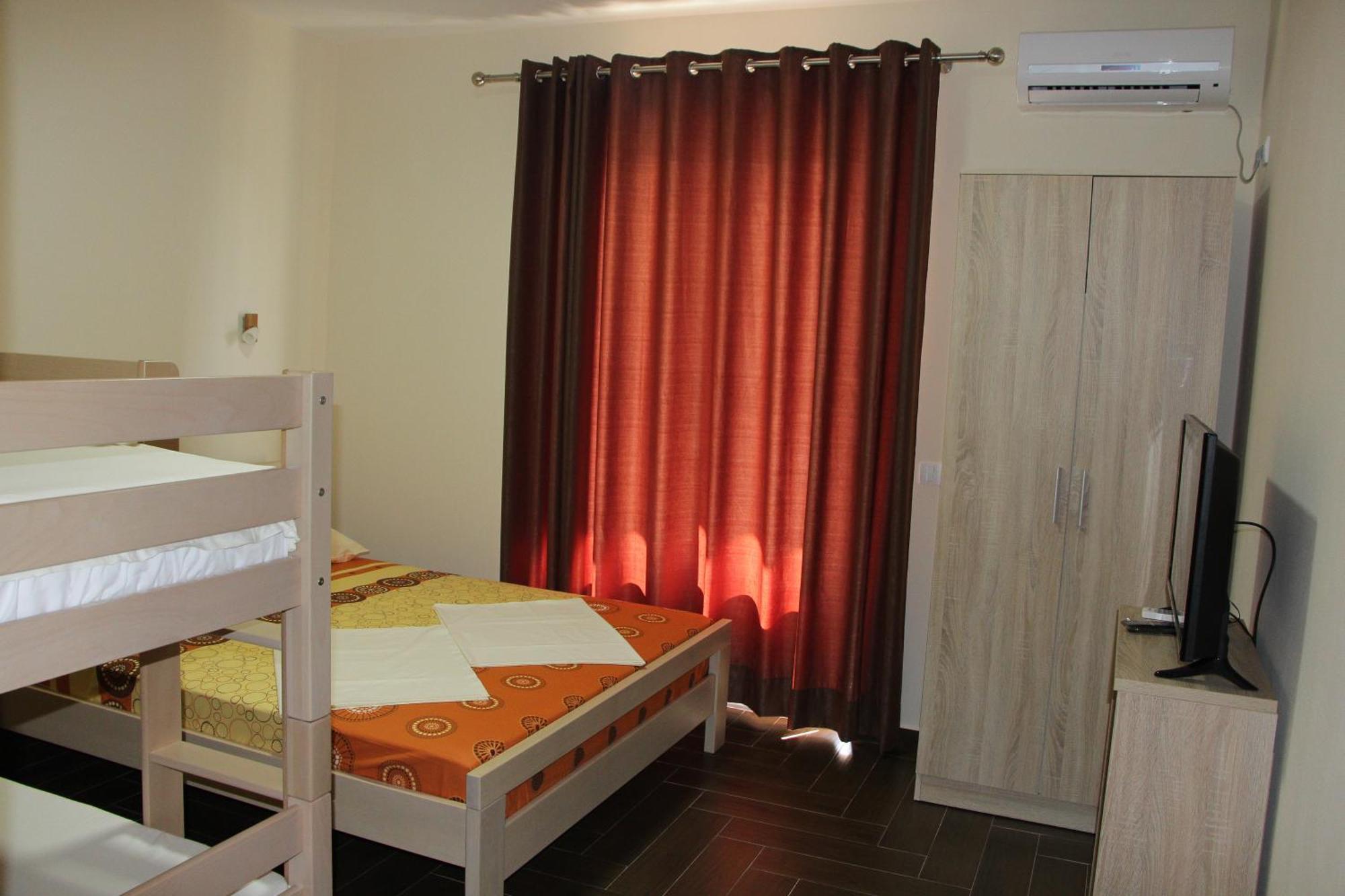 Apartment Family Ulcinj Buitenkant foto