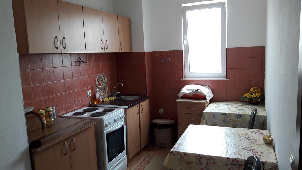 Apartment Family Ulcinj Buitenkant foto
