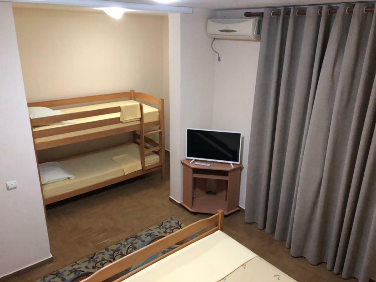 Apartment Family Ulcinj Buitenkant foto