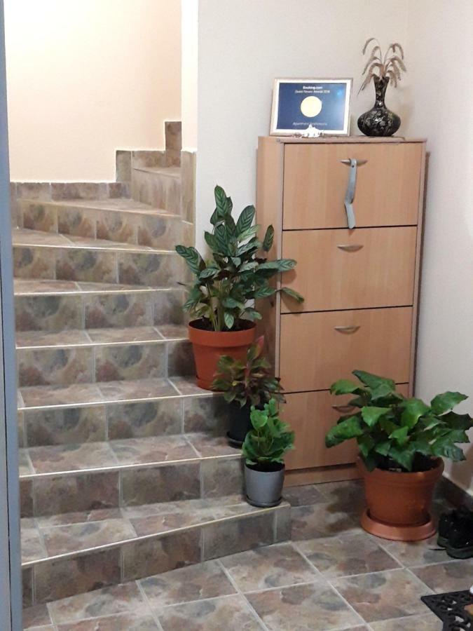 Apartment Family Ulcinj Buitenkant foto