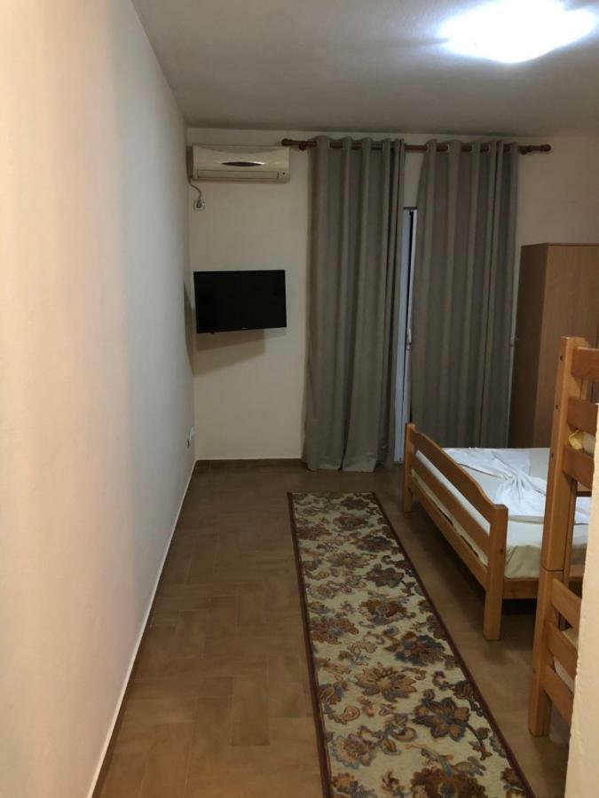 Apartment Family Ulcinj Buitenkant foto