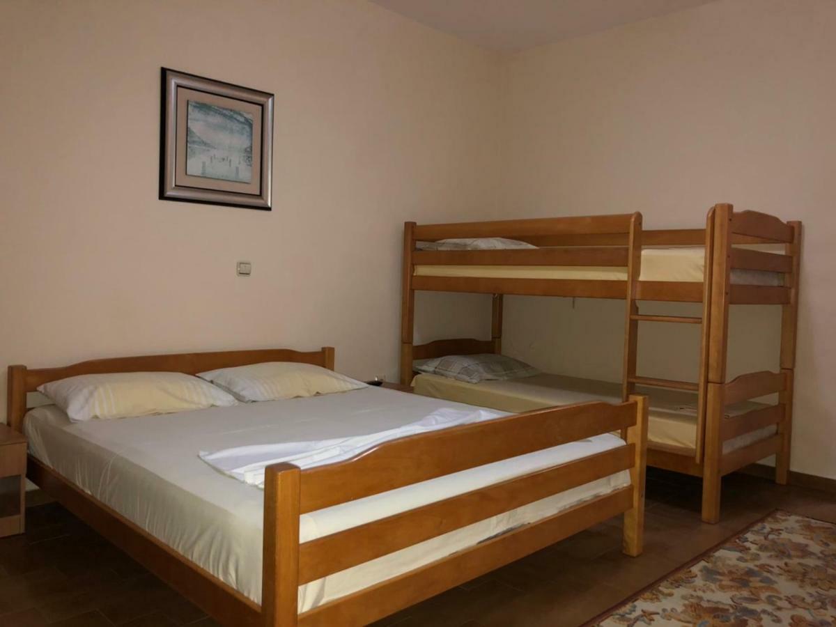 Apartment Family Ulcinj Buitenkant foto
