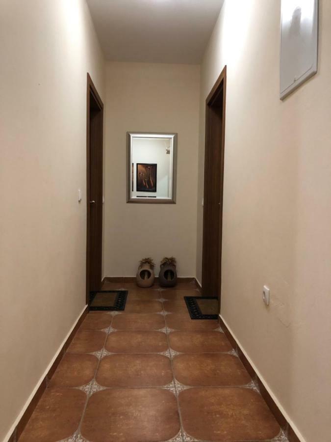 Apartment Family Ulcinj Buitenkant foto