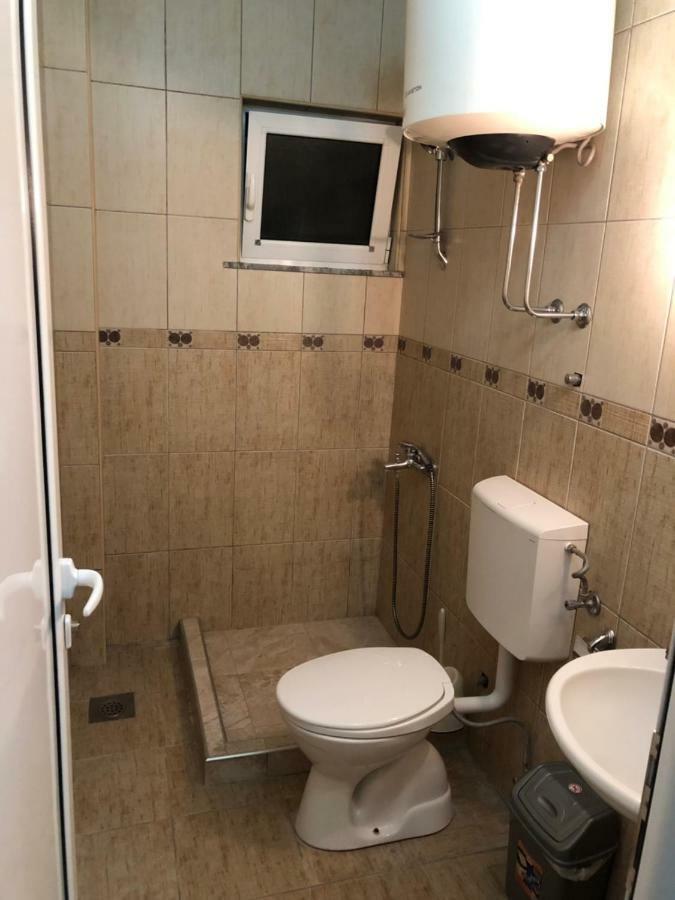 Apartment Family Ulcinj Buitenkant foto