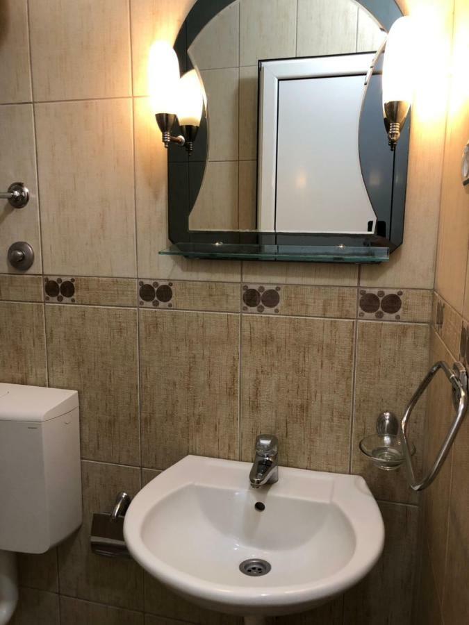 Apartment Family Ulcinj Buitenkant foto