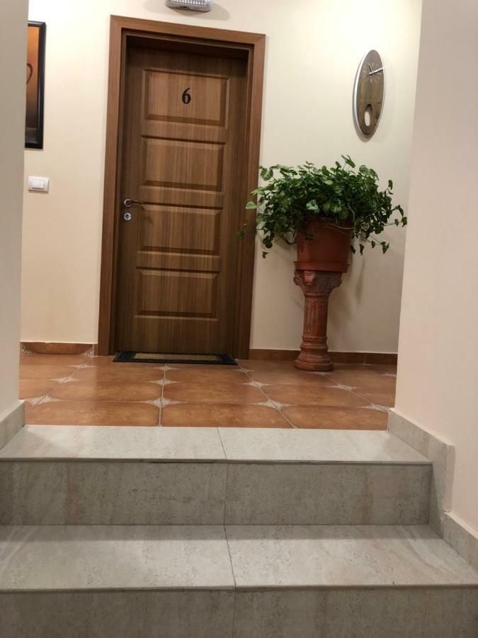 Apartment Family Ulcinj Buitenkant foto