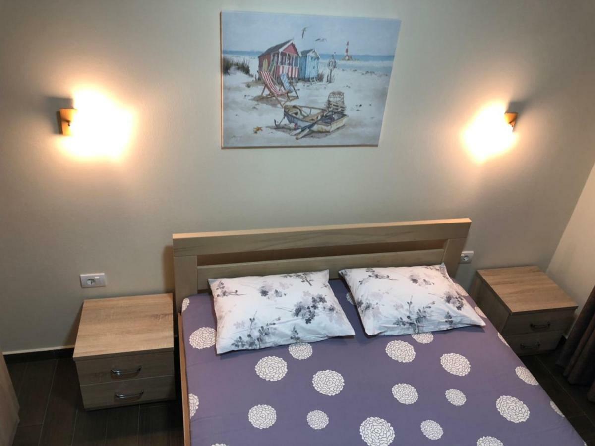Apartment Family Ulcinj Buitenkant foto